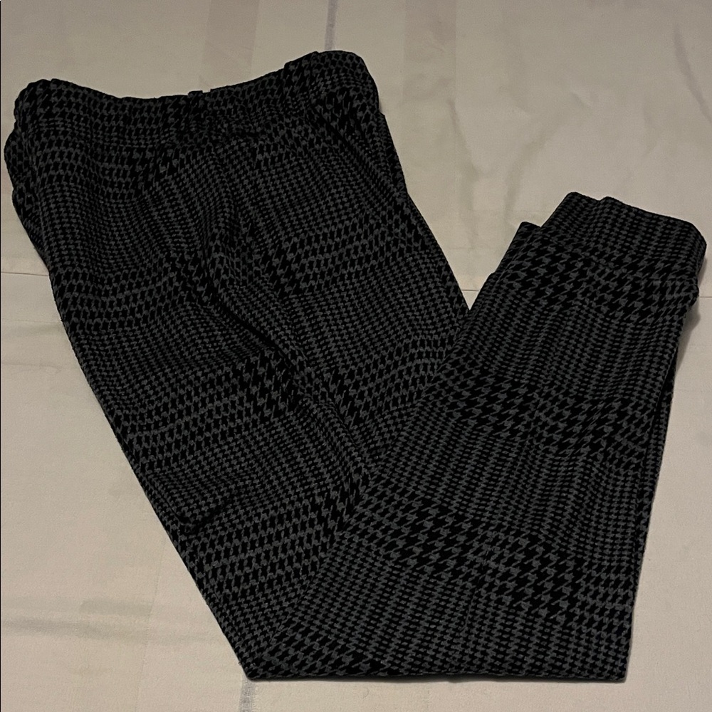 Lark + Grey Black And Grey Houndstooth Leggings With 2 Pockets Size Medium